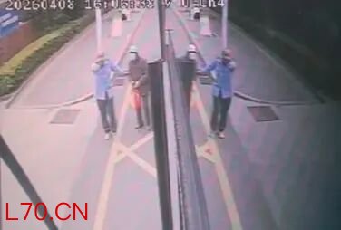 潍坊：暖心公交人，浓浓敬老情